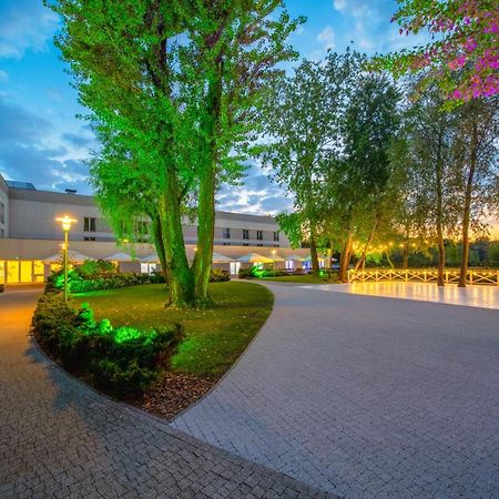 Green Garden Hotel Raszyn Bagian luar foto